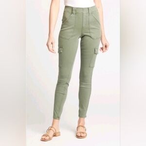 Spanx Stretch Twill Ankle Cargo Pants in Soft Sage Size L